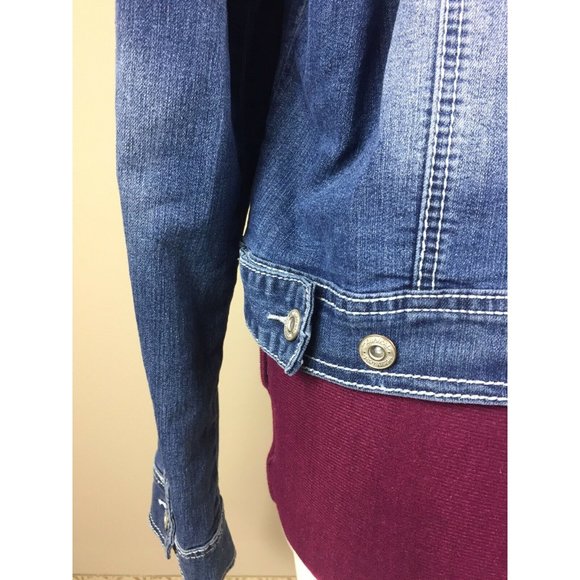 $50 Maurices Women's Blue Denim Distressed Jean Jacket Size 2 - Picture 7 of 10